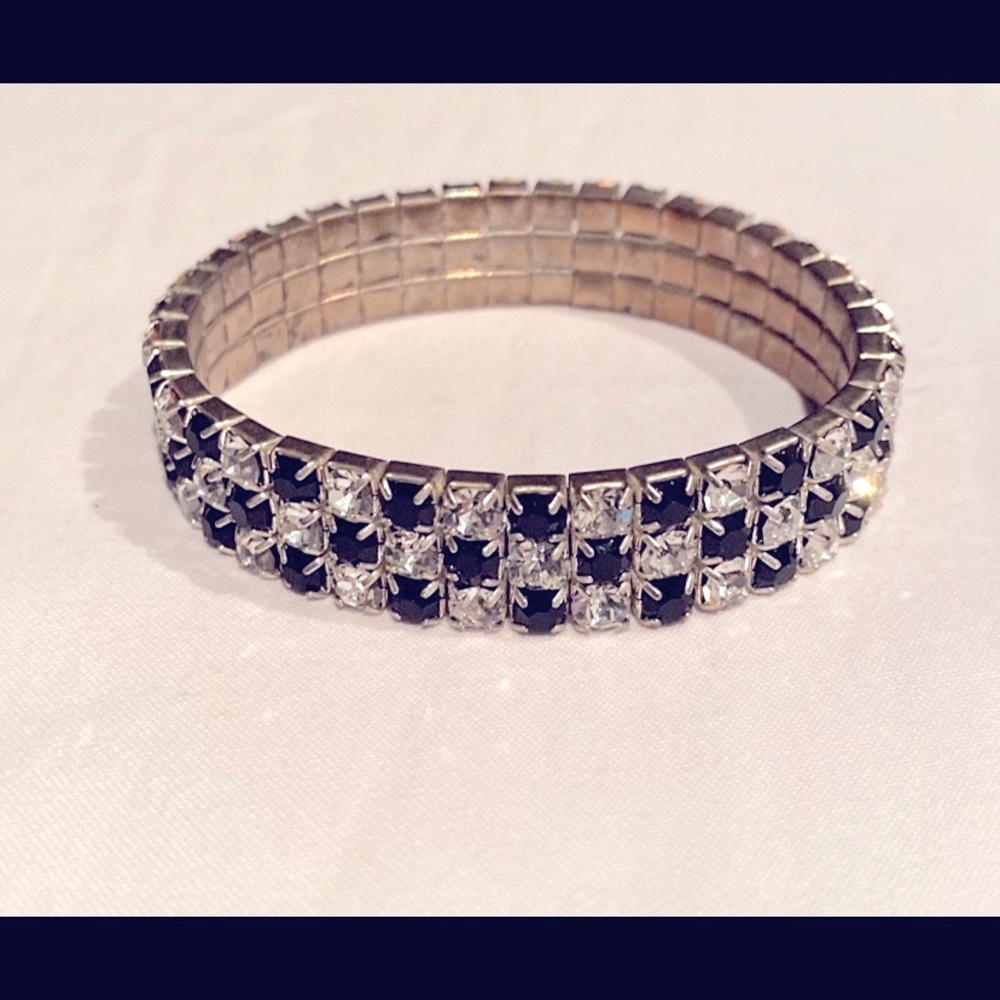 Elegant Black and Silver Bracelet